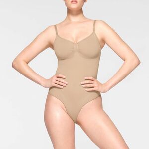 NWOT Skims Seamless Sculpt Brief Bodysuit S/M